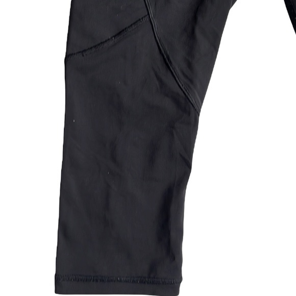 Lululemon Outrun 17" Crop Leggings Black Size 6 - Picture 5 of 13